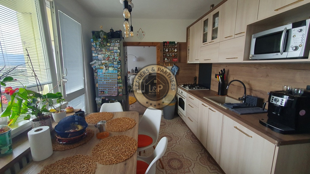 PREDAJ: 3 izb. byt 76 m2 + loggia Zimná ul. - 9