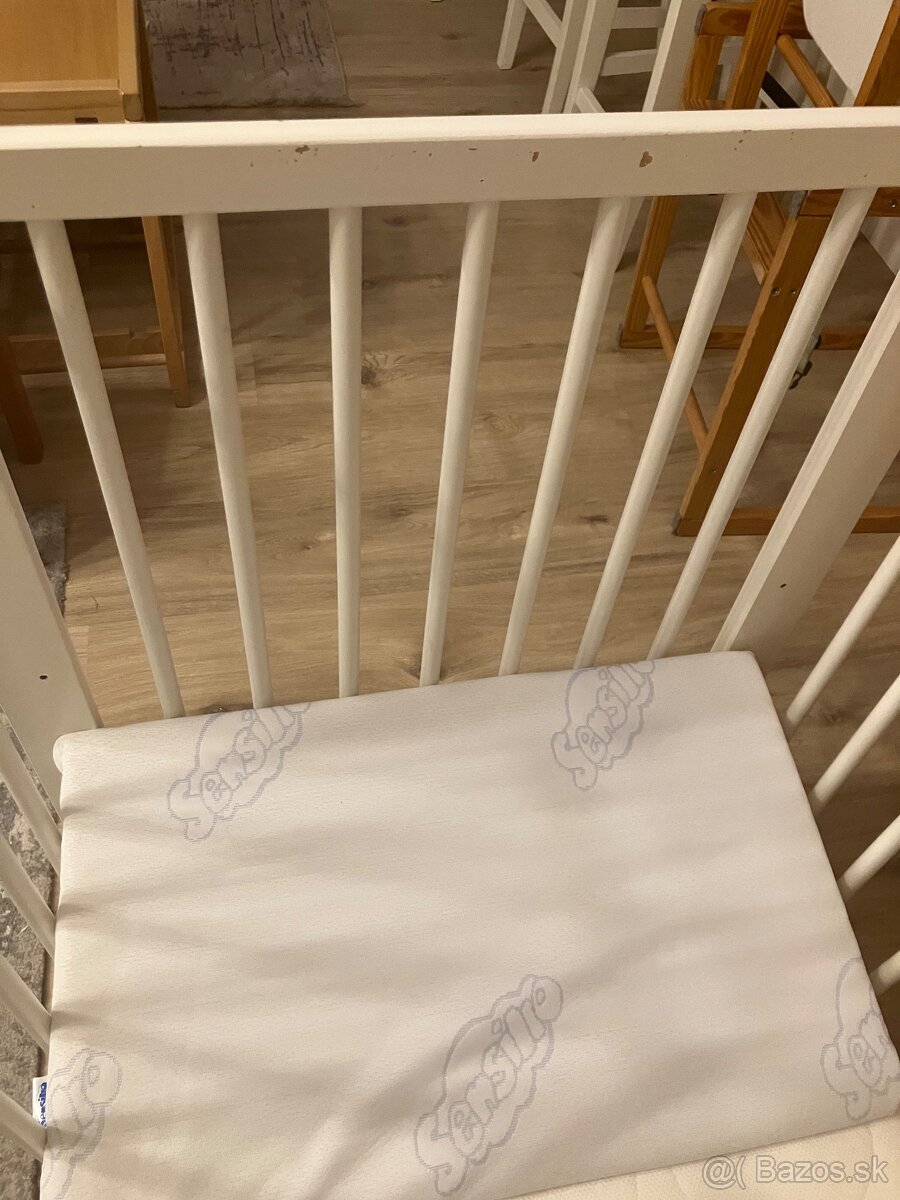 Detska postielka aj s matracom + vybavička + vanička - 9