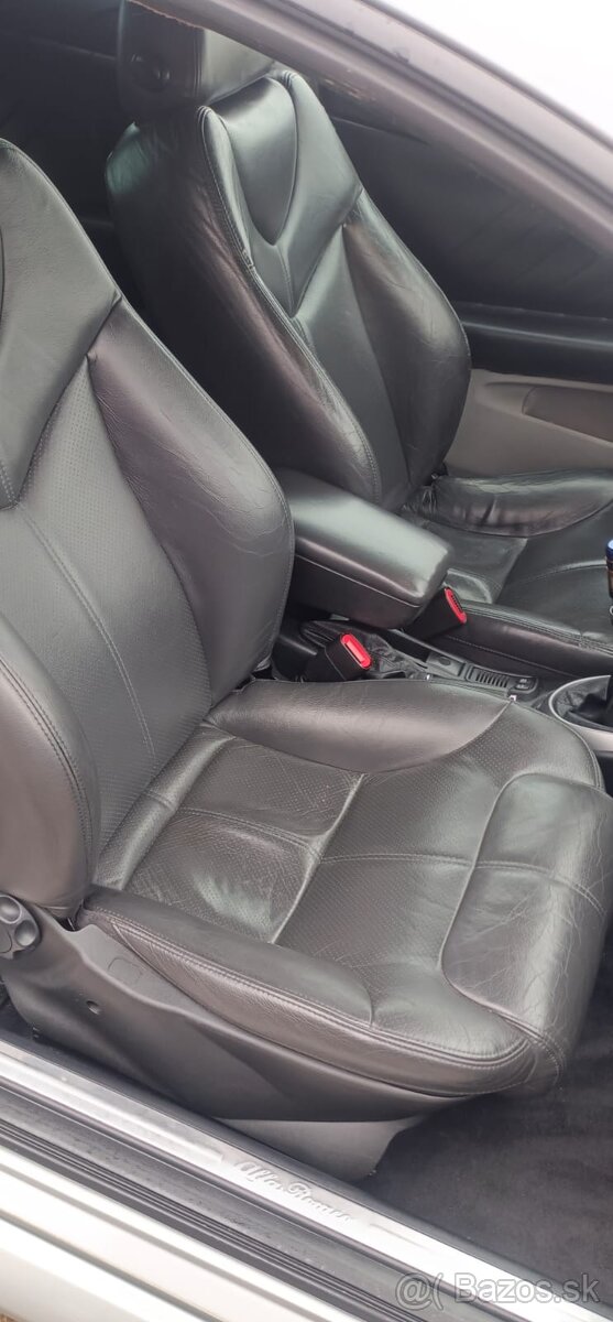 Alfa Romeo GT 1.9 JTD - 9