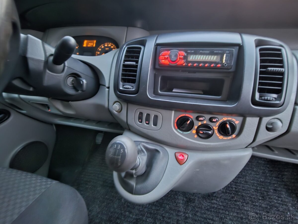 Opel Vivaro 2,0 CDTi, r.v. 2008 - 9