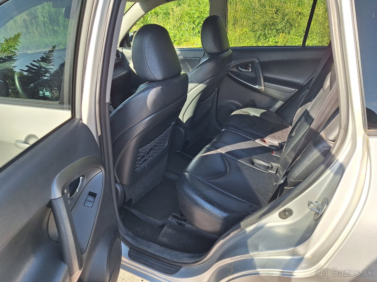 Toyota RAV4 2.2 D-4D 110kW 4x4 - 9
