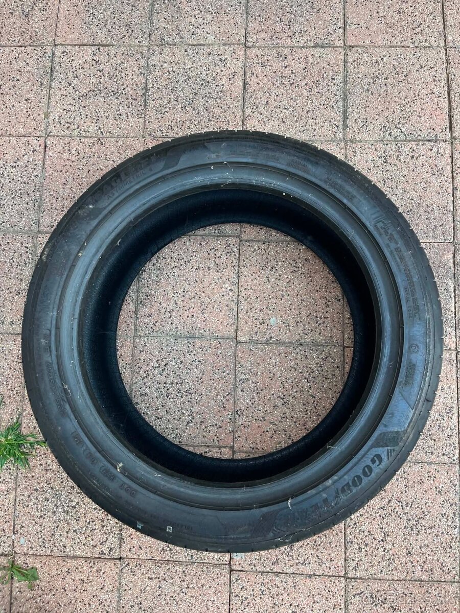 225/45 R17 - 9