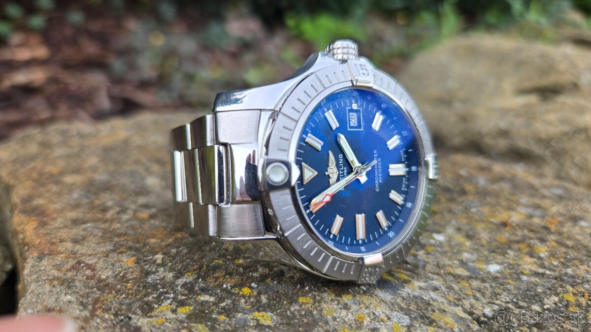 Breitling Avenger - 9