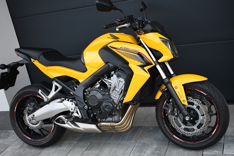 Honda cb 650 F ABS r. 2017 - 14 tis. km - povod SK - 9