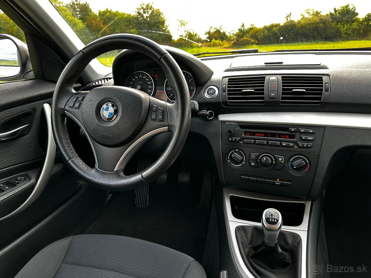 Predám BMW 1 e87 2.0i 90kw 2010 FL - 9