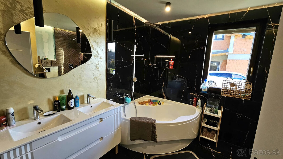 Bungalov NOVOSTAVBA v Badíne na predaj s krásnym rovinatým p - 9