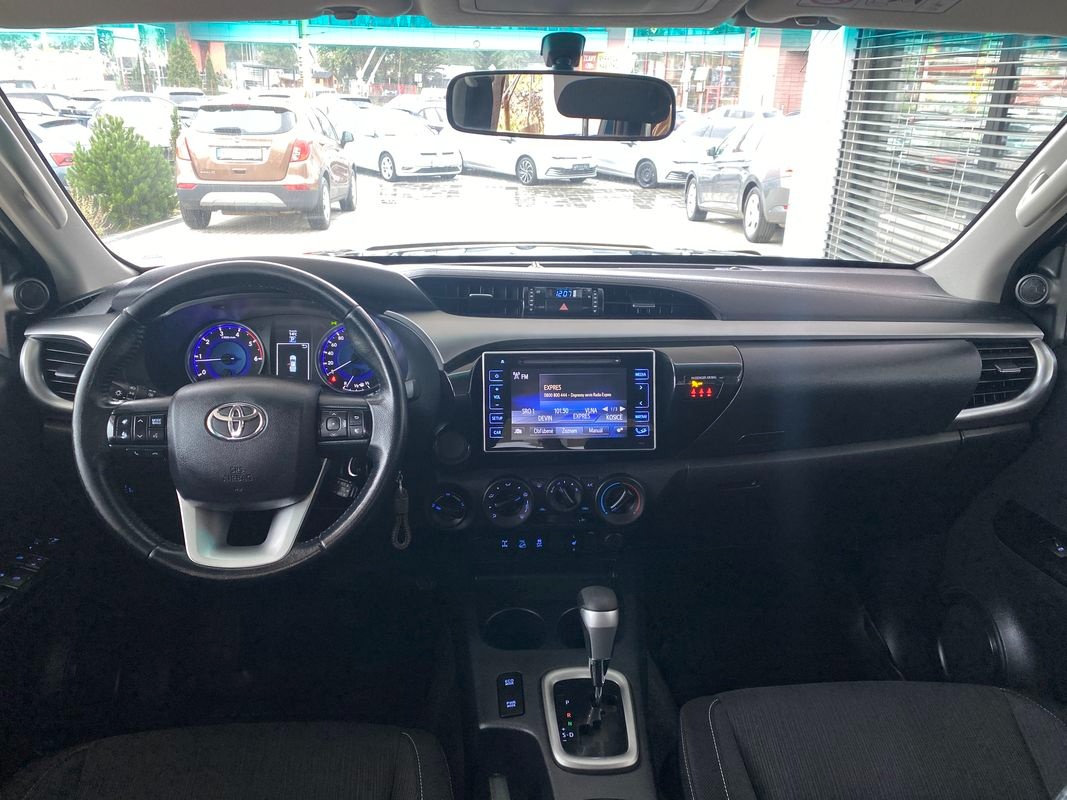 Toyota Hilux DoubleCab 2.4 D-4D A/T 4x4 - 9