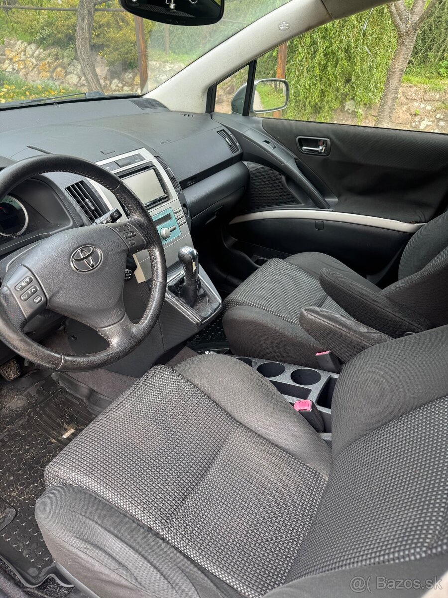 Toyota Corolla Verso 130KW 7Miestna - 9