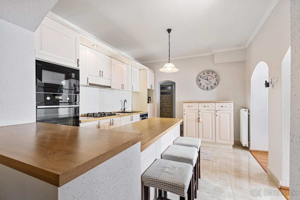 Rodinný dom s vidieckým štýlom na predaj v obci Tomášikovo - 9