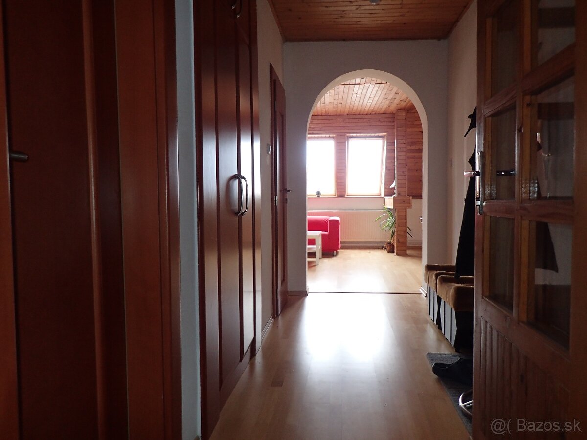 Izba v podkrovnom byte v Mlynskej doline - 9