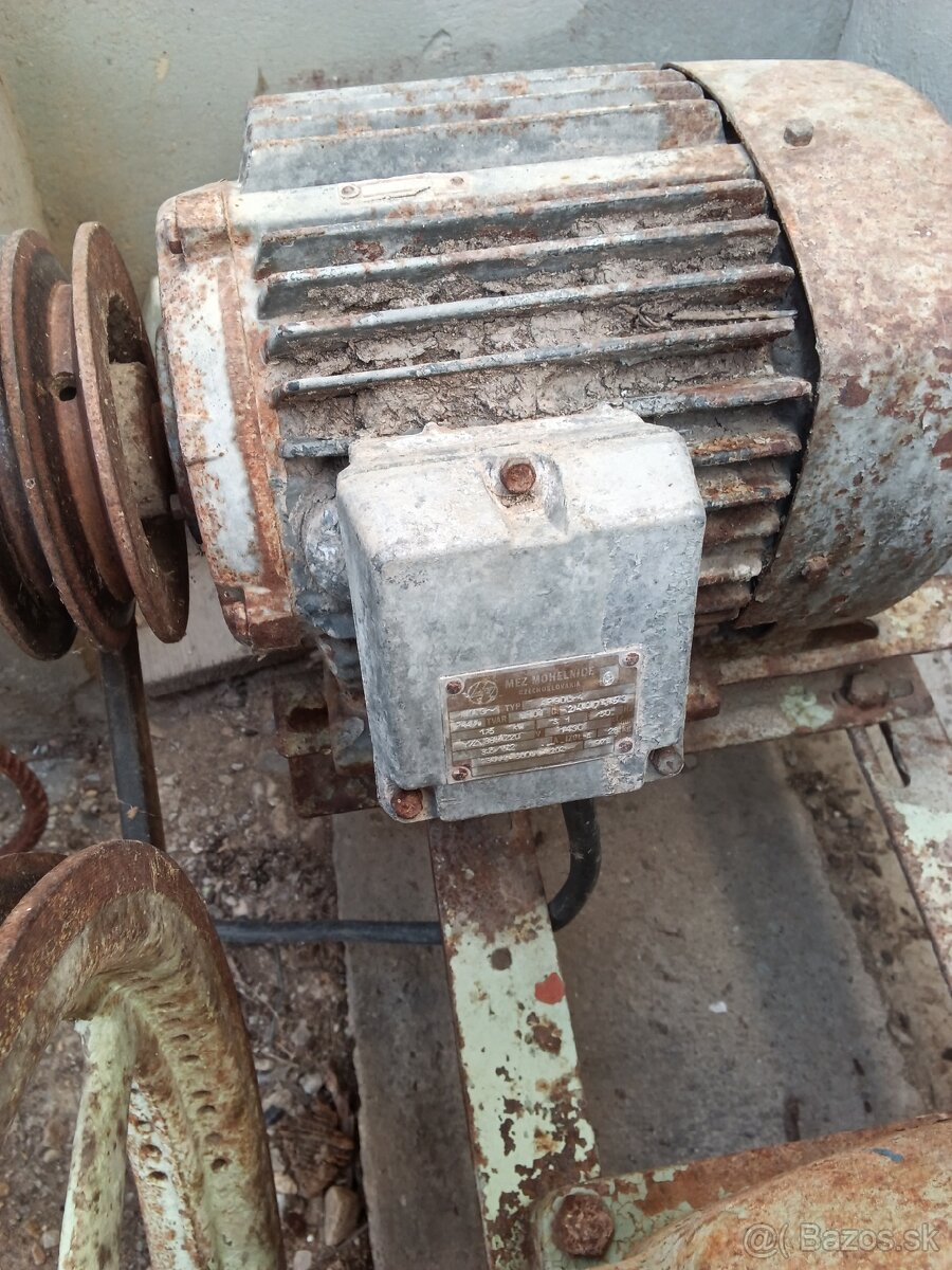 KOMPRESOR MEZ MOHELNICE NA 380V - 9