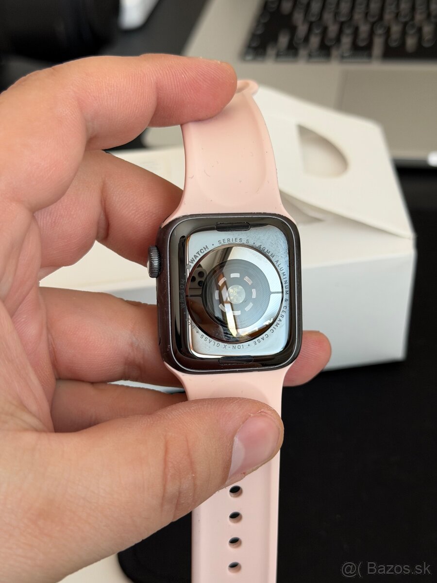 Apple Watch Series 5 40mm - 9