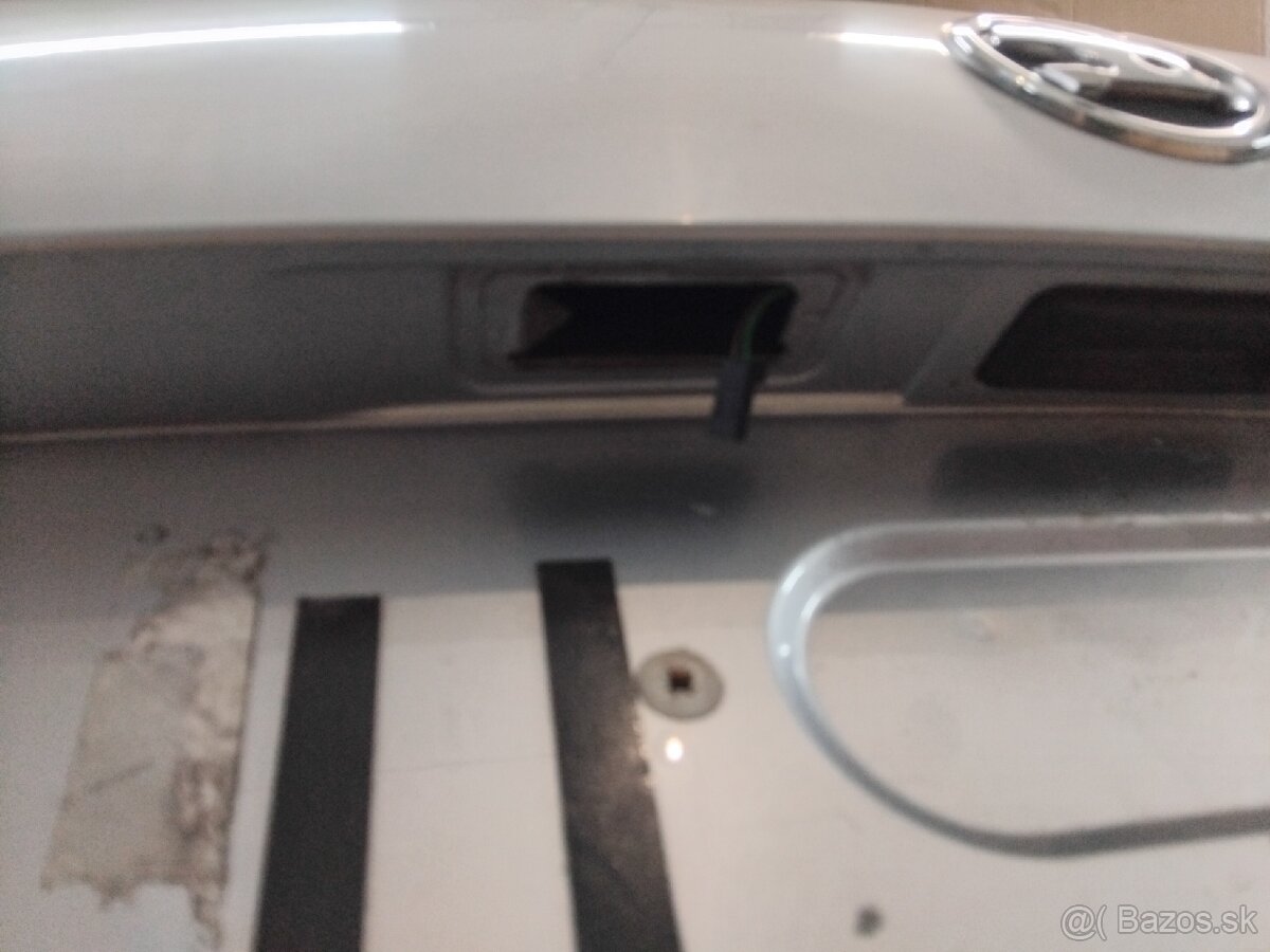 dvere kufra Octavia 3 - LA7W 8E8E - 9