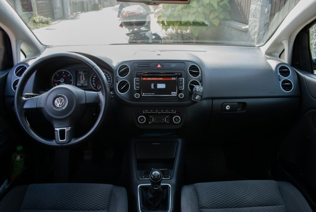 Volkswagen Golf Plus 1.6 TDI Comfortline - 9