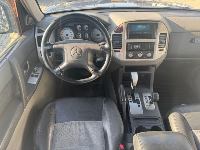 Mitsubishi Pajero 3.2 DI-D Dakar A/T AKONTACIA OD 0% - 9