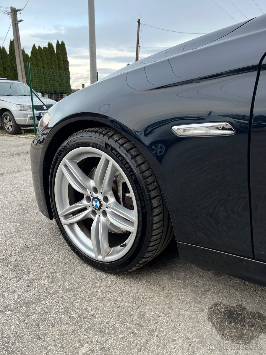 BMW Rad 5 F11 530D M-Packet = Navi, A/T, F1 Riadenie = - 9