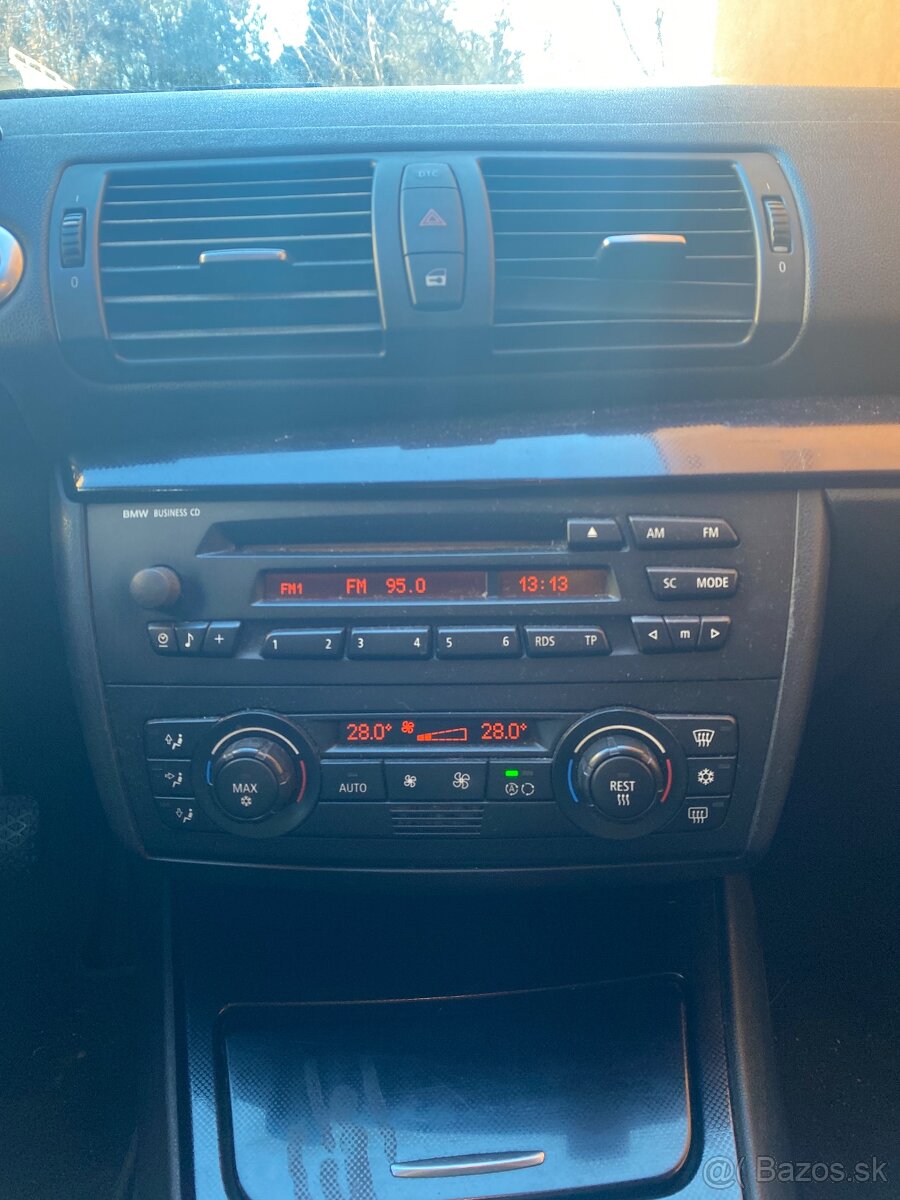 Predávam nepojazdné BMW E87 118d - 9