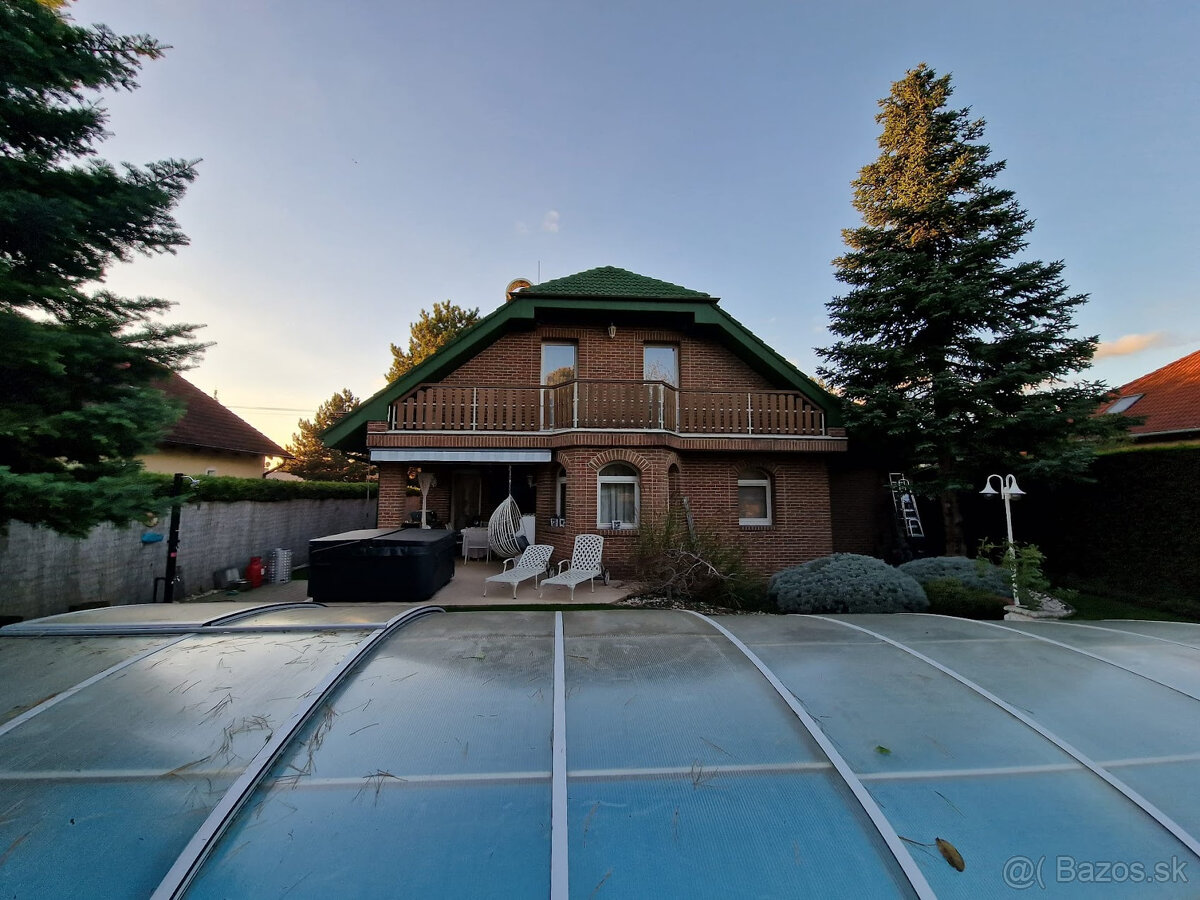 Nadštandardný 7 izb. rodinný dom Zálesie - 9