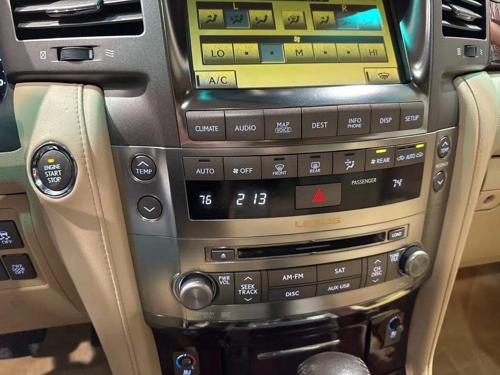 2011 LEXUS LX570 - 8 miest - 9