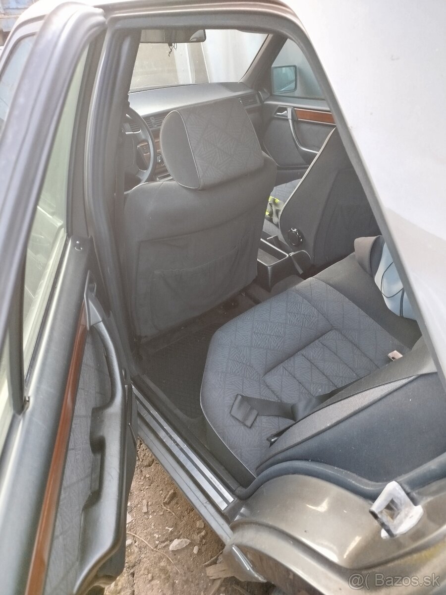 Mercedes w 124 250D - 9