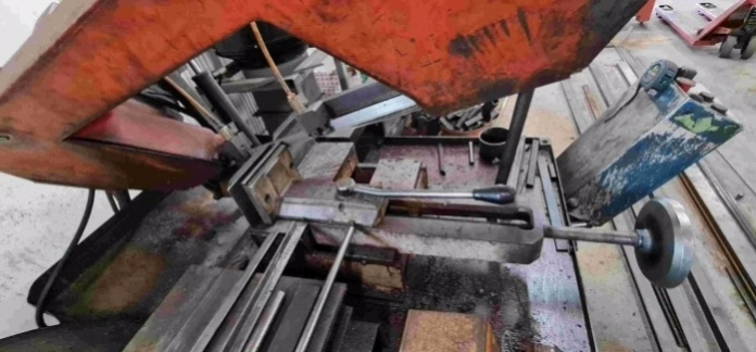 BOMAR pásová pila v dobrém stavu - 9