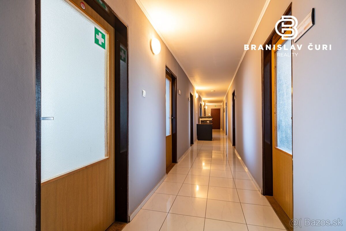 NA PREDAJ PODNIKATEĽSKÝ AREÁL V BARCI - 9