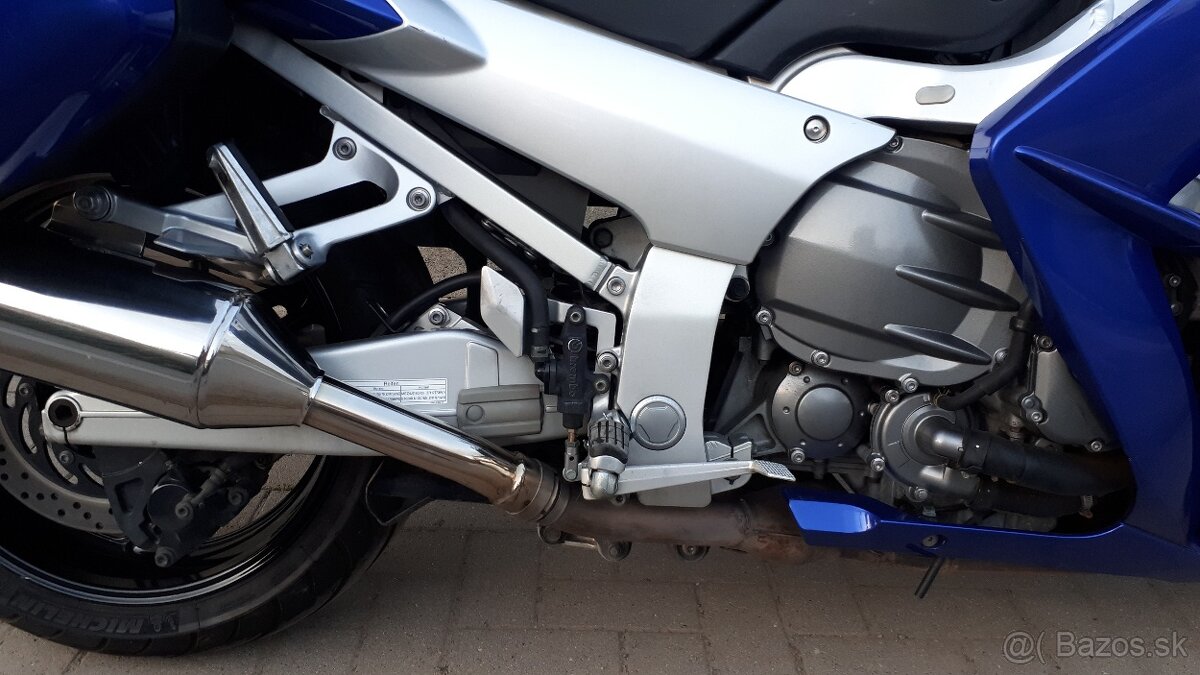 Yamaha FJR 1300 - 9