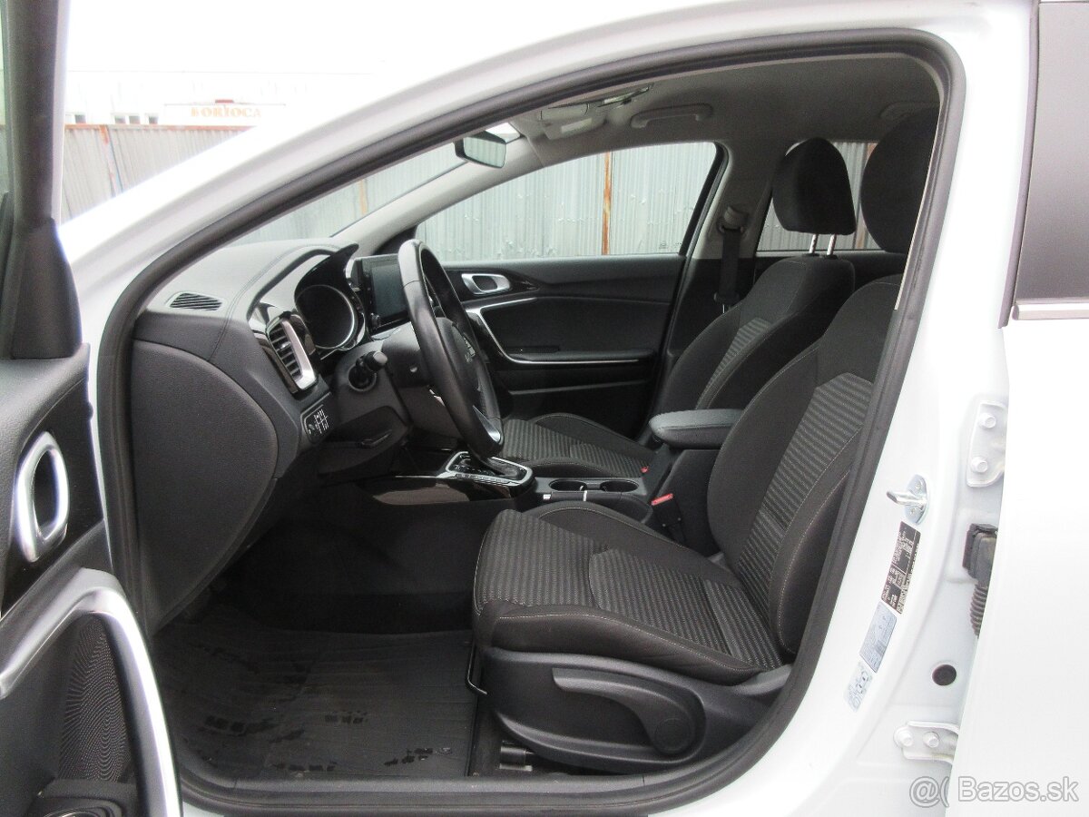 Kia Ceed SW 1.6 CRDi MHEV Gold A/T - 9