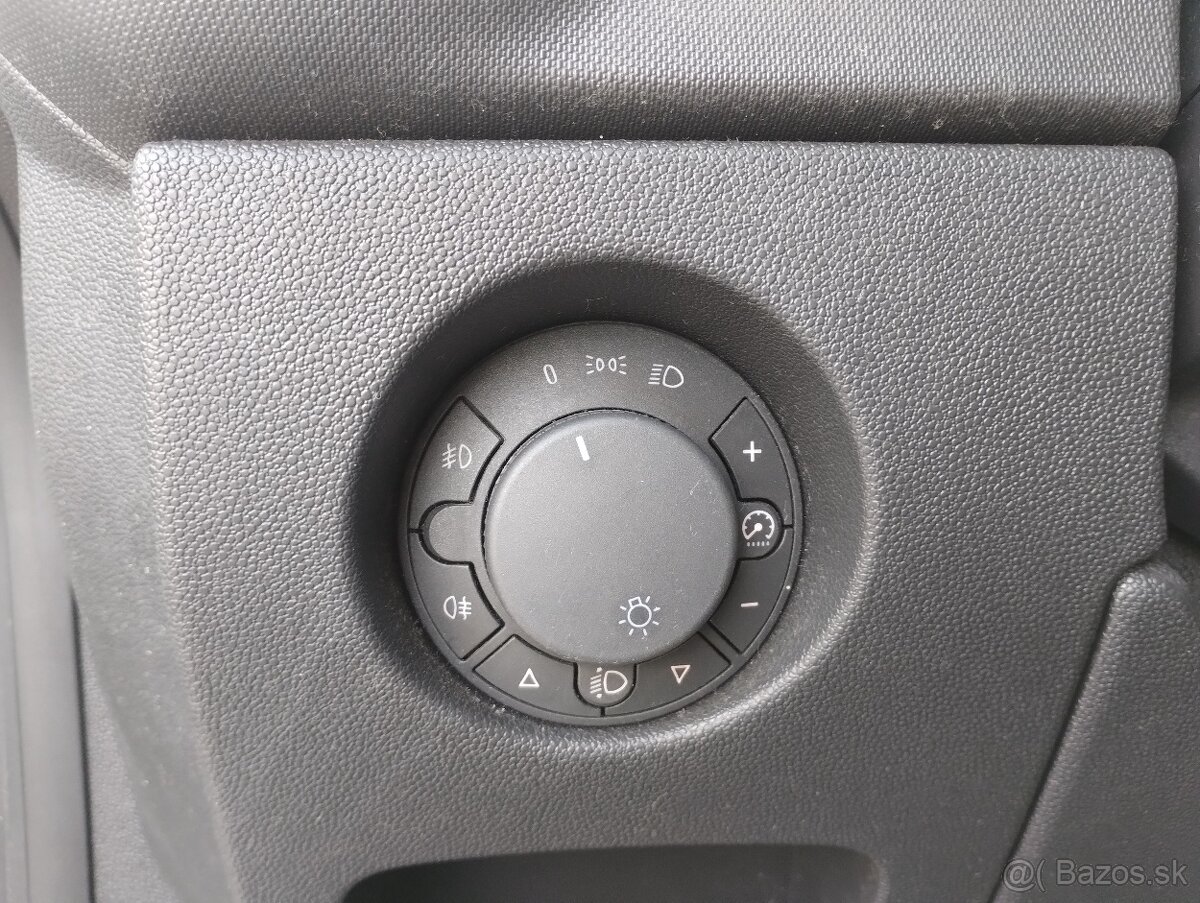 Opel Corsa 1.2 16V - 9