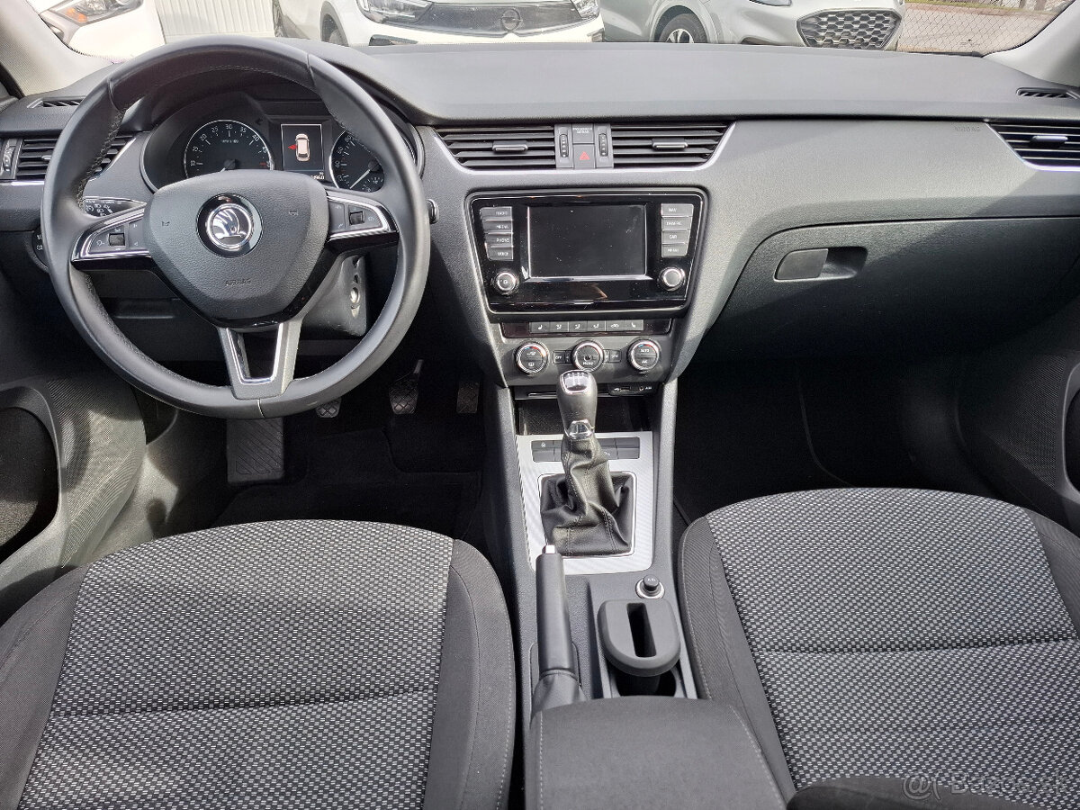 ŠKODA OCTAVIA COMBI 1,6 TDi r.v. 2016 - 9