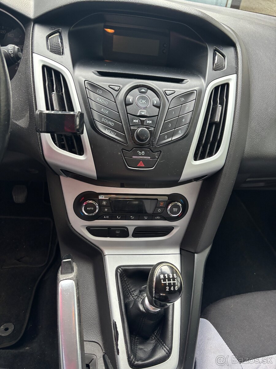 Ford Focus kombi 1.6 diesel - 9