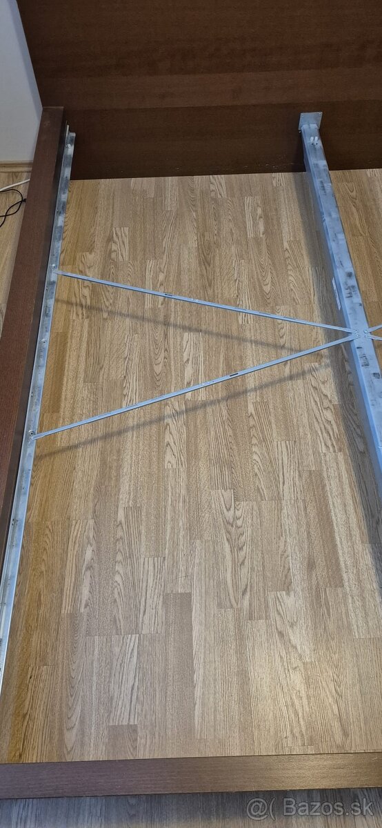 Posteľ s matracom - 9