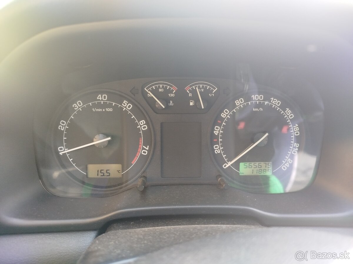 Škoda Octavia 1.6 Benzín - 9