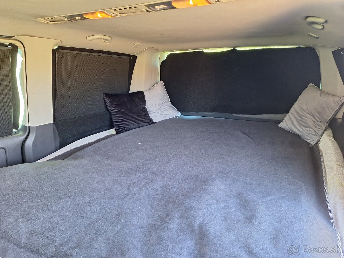 Predám VW Multivan T5 r.2004 naj. 238k - Obytná dodávka - 9