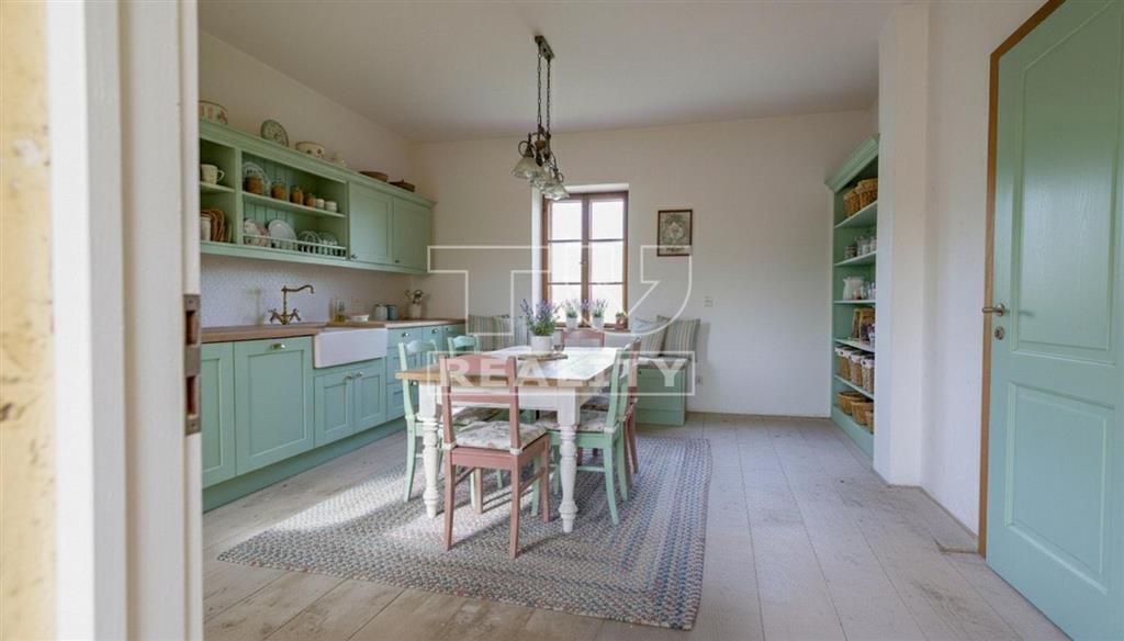 Pozemok s rodinným domom a hospodárskou budovou, 1648 m2... - 9