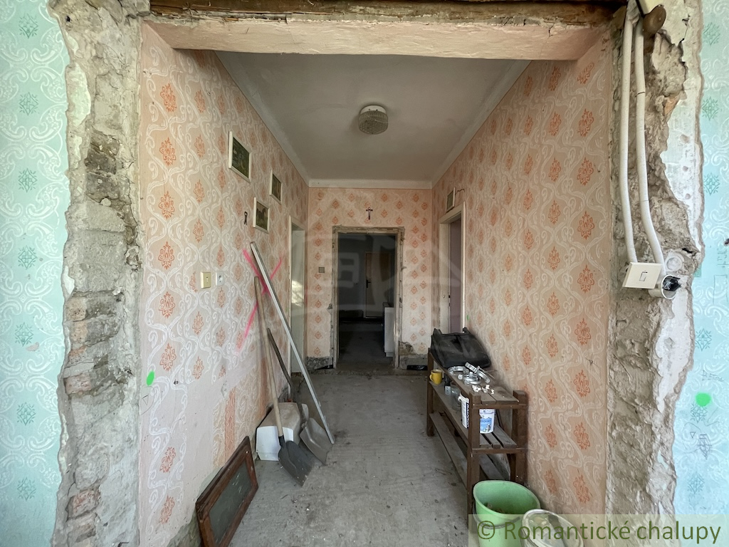 Rodinný dom na polosamote v obci Rastislavice– pokoj, tich - 9