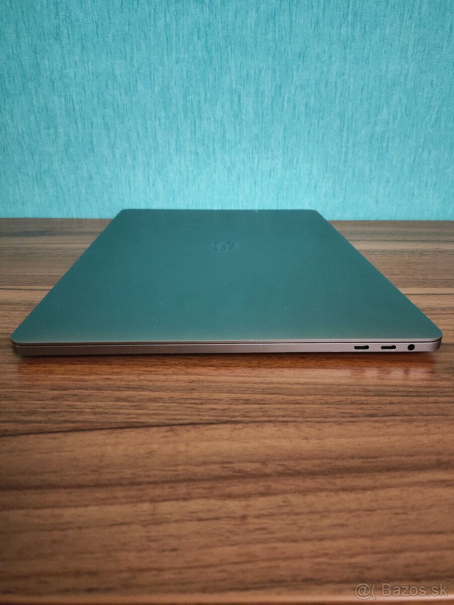 A1707 MacBook Pro i7 • 16GB • 512GB - 9