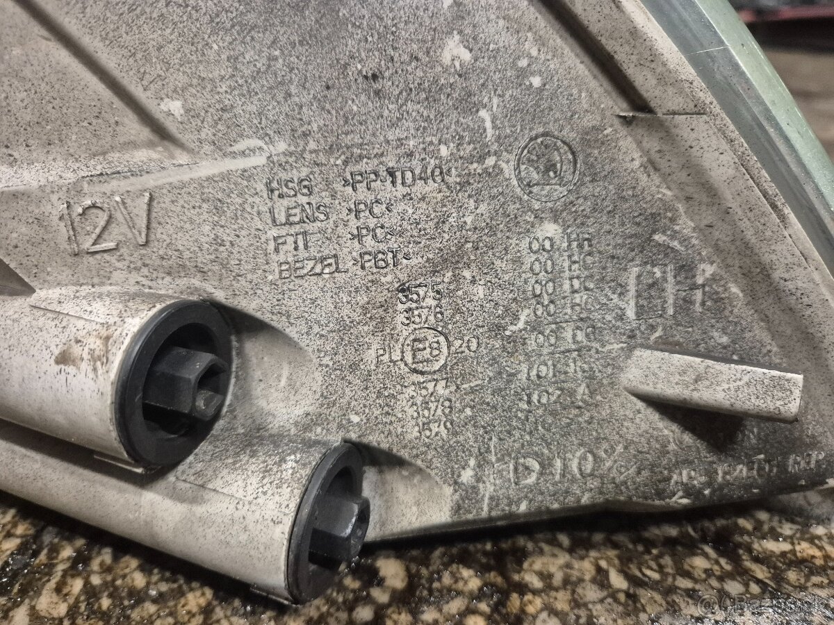 Predám Xenóny na Škoda Octavia II 2 predface - 9