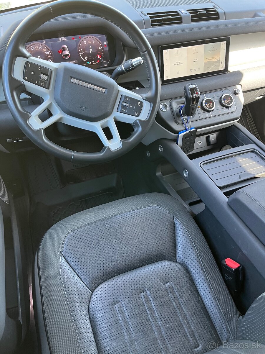 LAND ROVER DEFENDER - 9