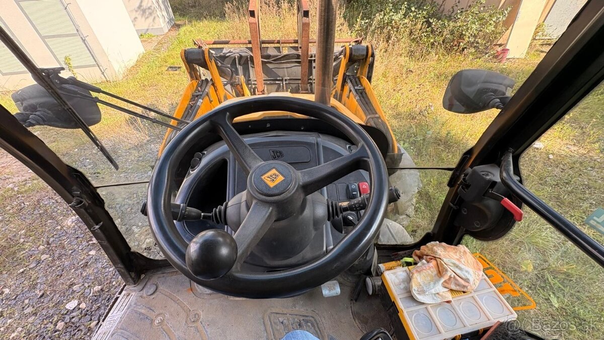 JCB 3CX - 9
