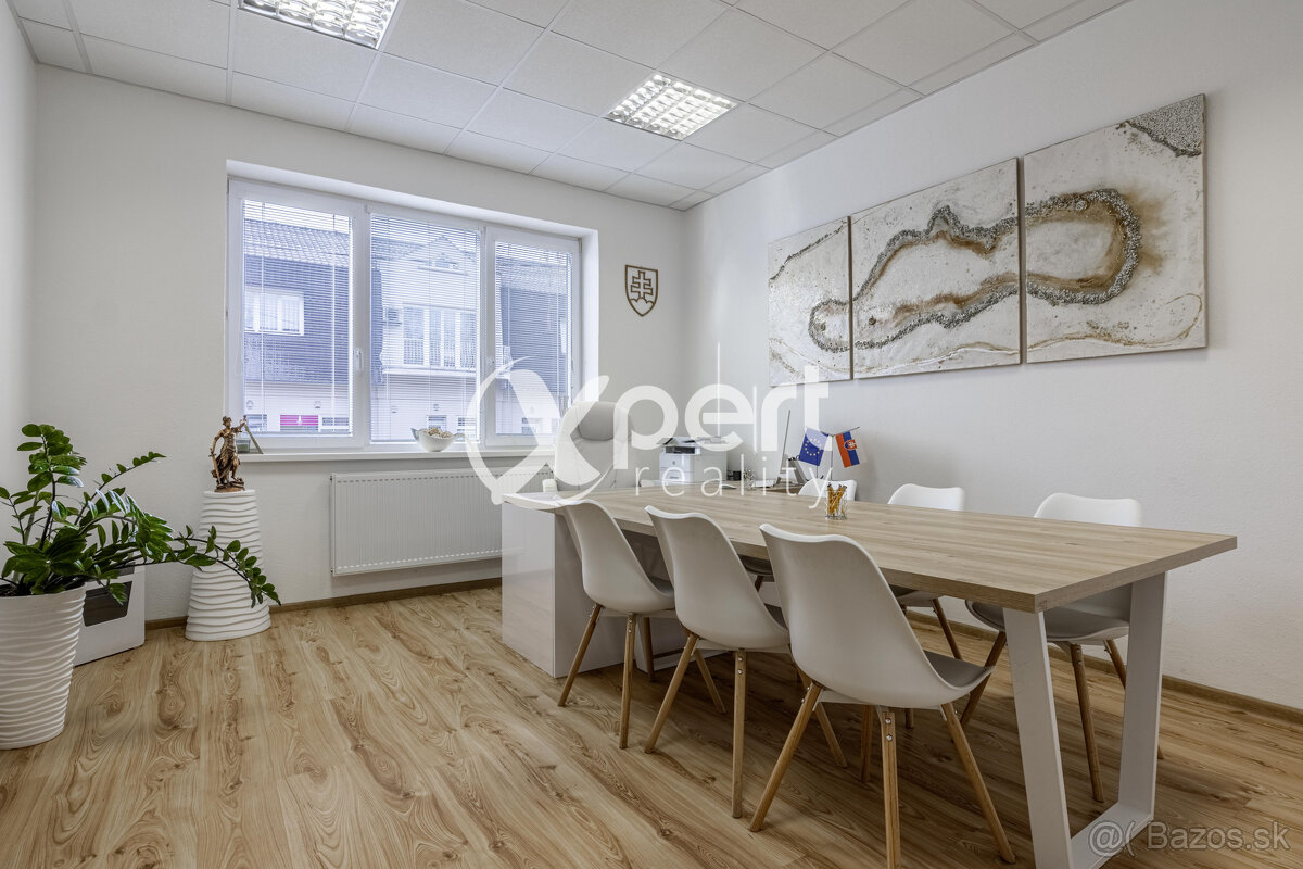 Rodinný dom s multifunkčným využitím v centre Galanty - 9