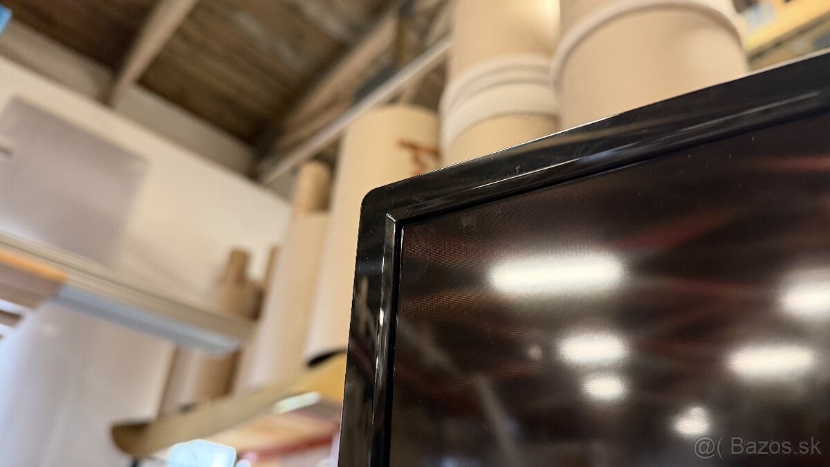 32" Gogen TVH32P181T - 9