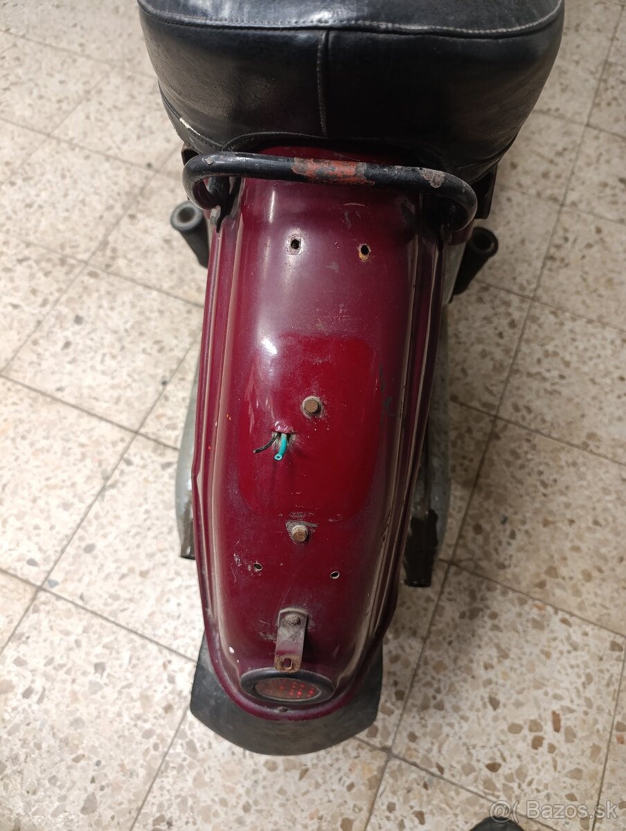 Jawa 250/590 šport - 9