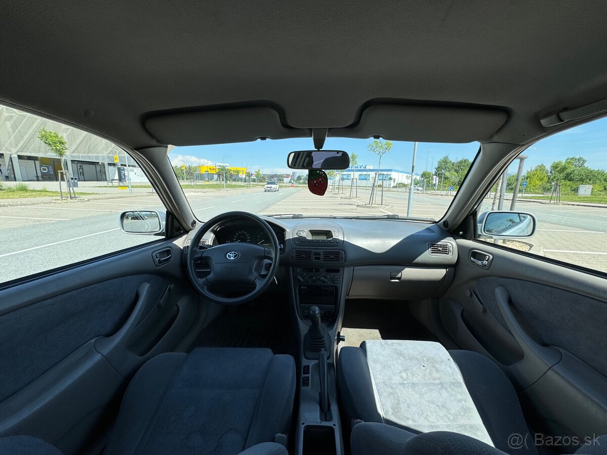 Toyota Corolla 1.4 benzín, 2001 - 9