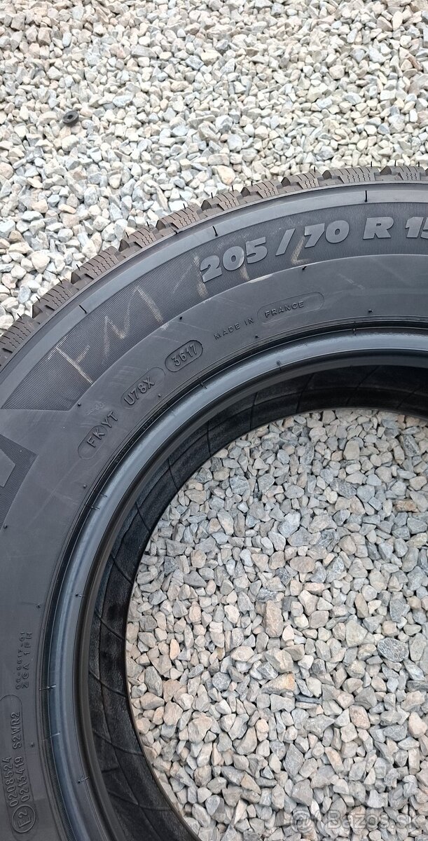 205/70R15 Michelin zimné - 9