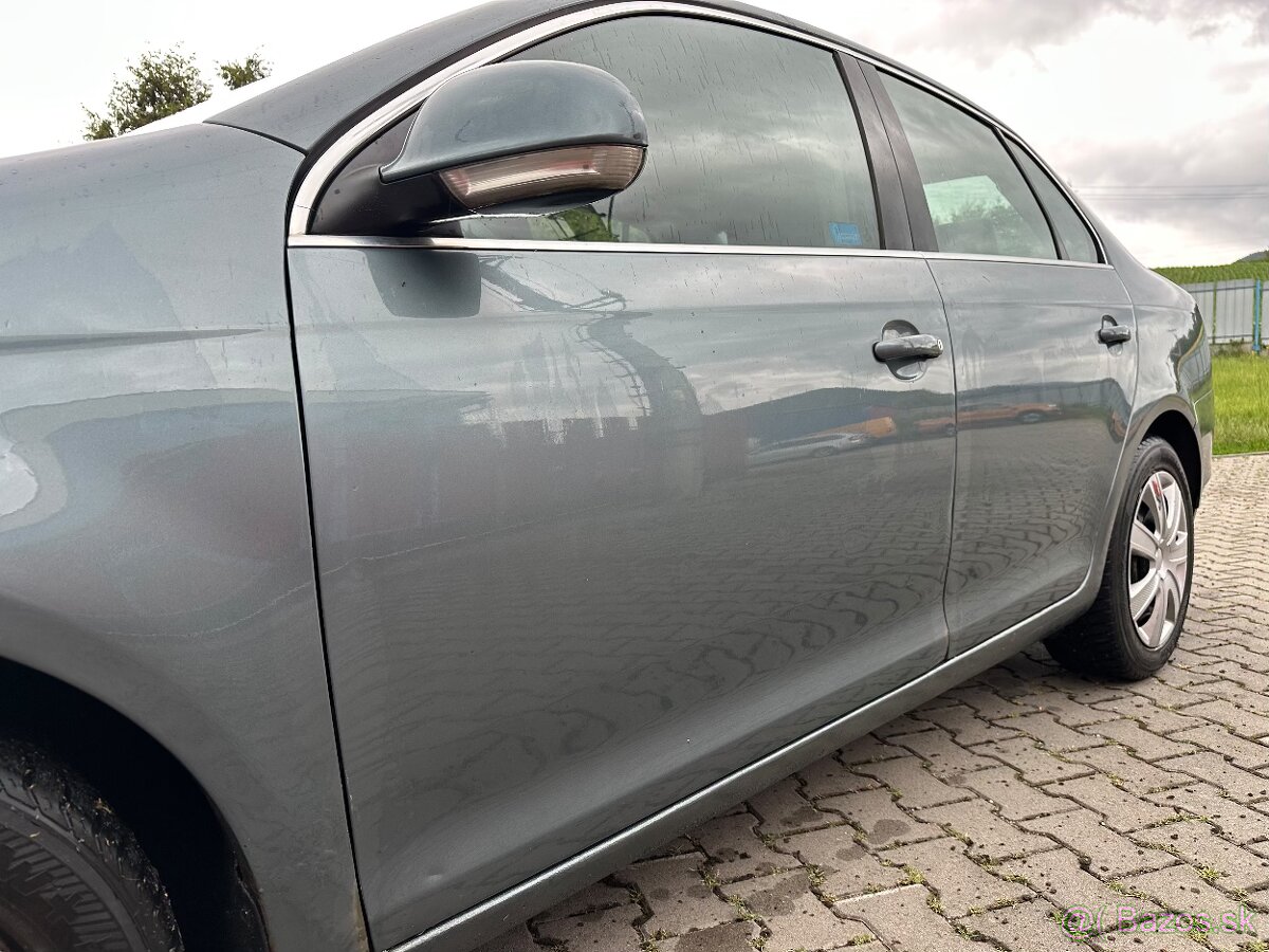 Volkswagen Jetta 2.0 TDI Comfortline 1K2 - 9