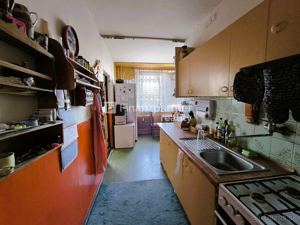 Na predaj trojizbový byt s balkónom na sídlisku Juh Michalov - 9