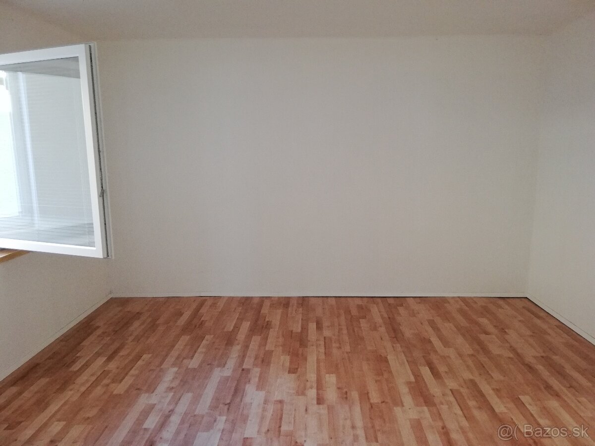 Rodinný dom - Lúčnica nad Žitavou - 9