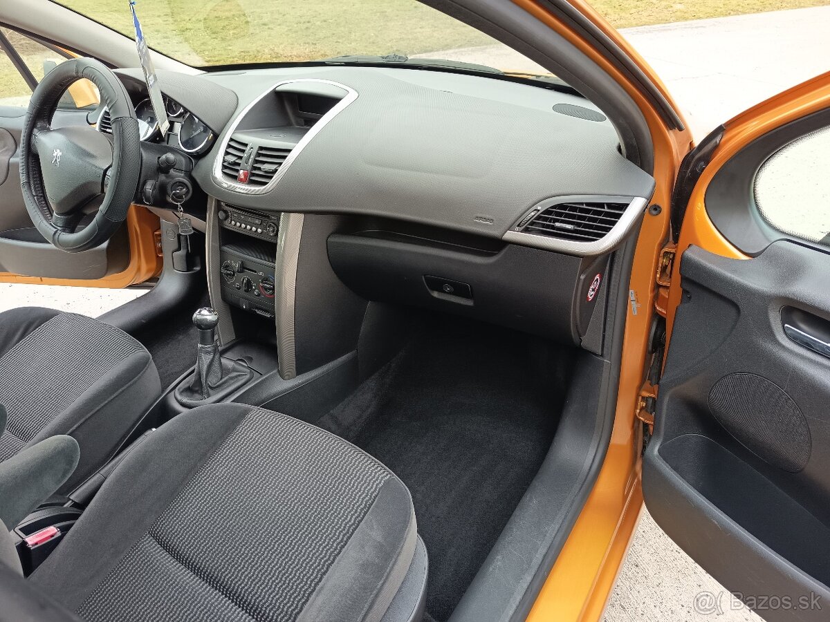 Peugeot 207 1,4 - 9