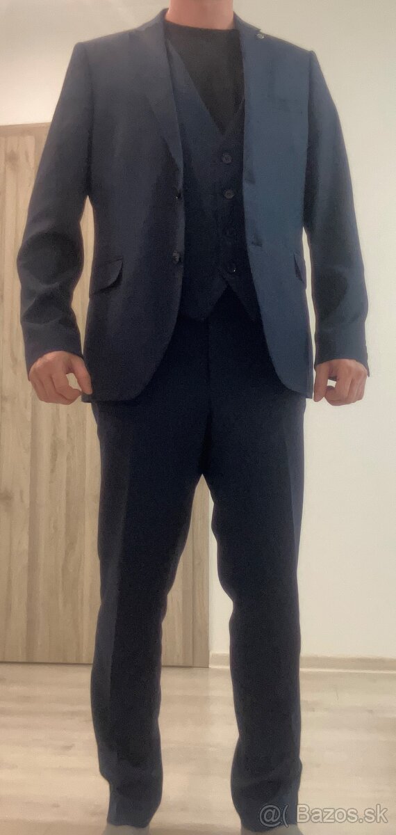 Pánsky tmavomodrý oblek zn. Michael - 9